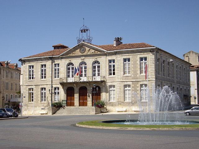 Auch/immobilier/CENTURY21 J.V. Immo/Hotel de ville mairie Auch