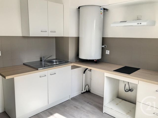 Appartement T4 à louer - 4 pièces - 80.86 m2 - AUCH - 32 - MIDI-PYRENEES - Century 21 J.V. Immo